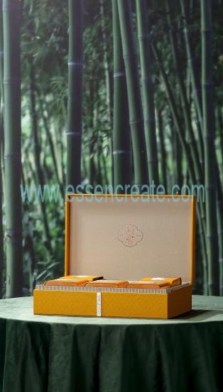 Golden Bud Gift Box With Five Small Jars